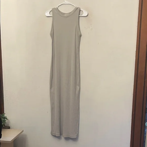 Universal Thread Tan Sleeveless Crewneck Maxi Dress  Size M EUC - Picture 2 of 6